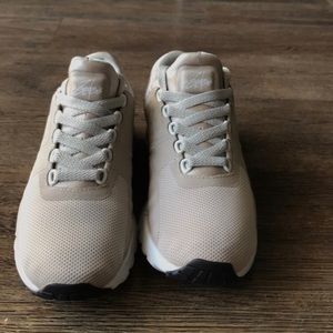 Nike Air Max size 7 women